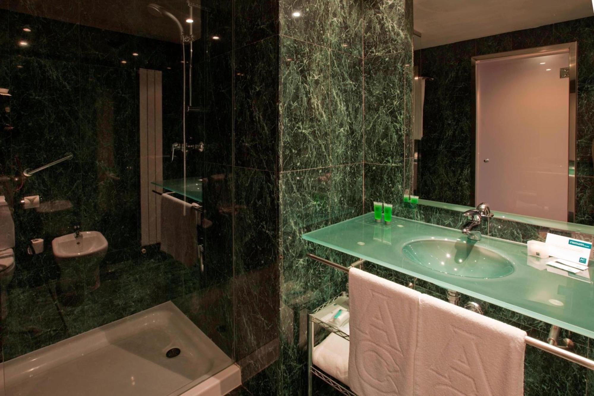 Ac Hotel Guadalajara By Marriott, Spain Екстериор снимка